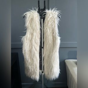 Women’s Free People faux fur vest Size Large